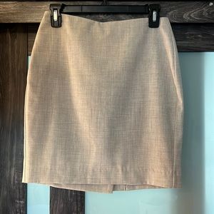 Banana Republic Cream Pencil Skirt - US 0 Petite - Excellent Condition
